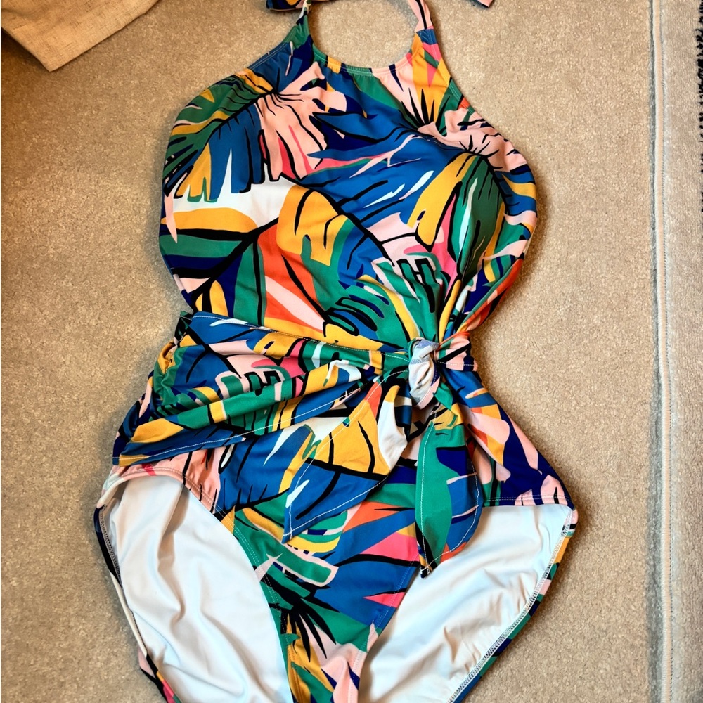 Hermoza High-neck One Piece Swimwear